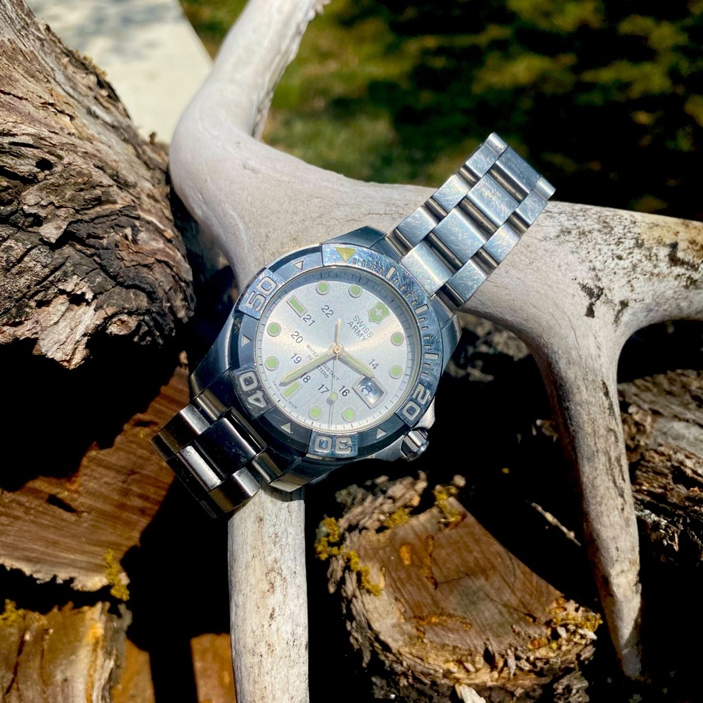 Men's 43" Swiss Army watch